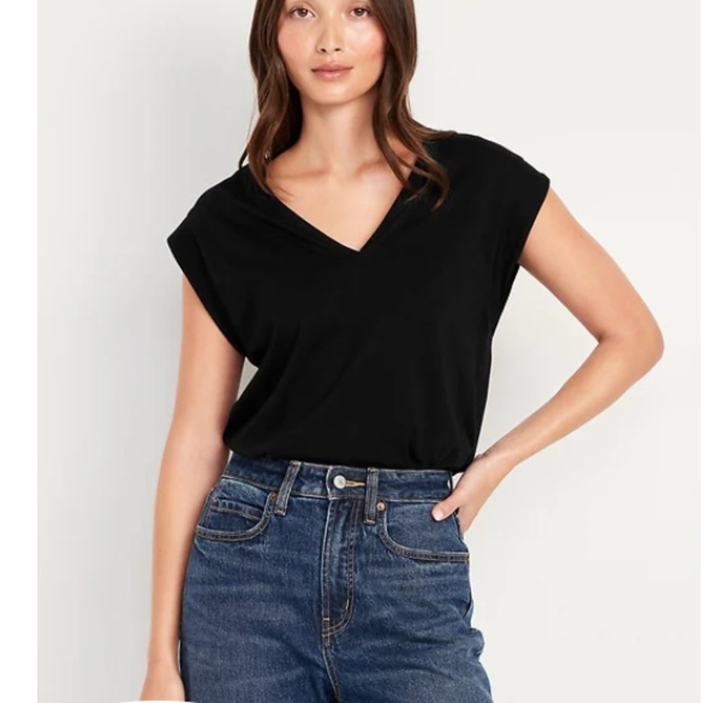 Old Navy Women's Black Sleeveless V-Neck Top